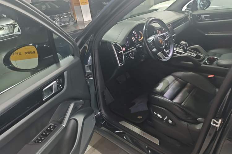 Used Porsche Cayenne E-Hybrid 2020 Cayenne E-Hybrid 2.0T Driver Seat