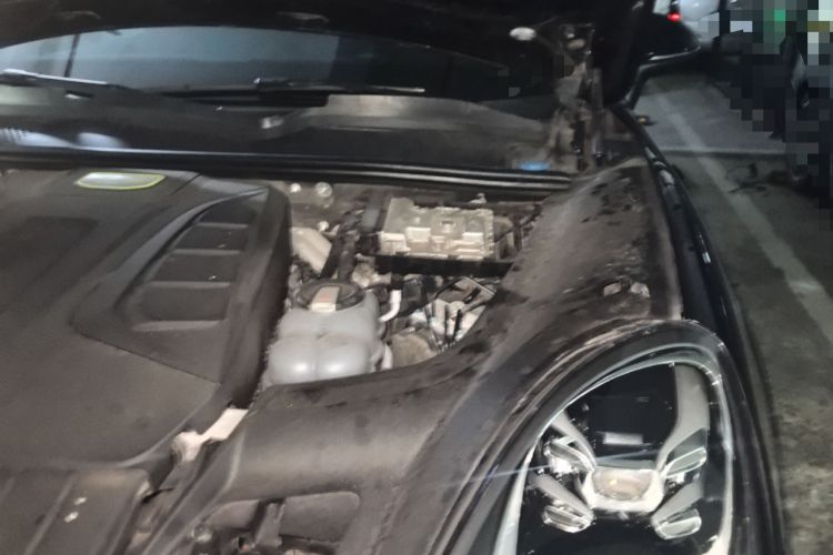 Used Porsche Cayenne E-Hybrid 2020 Cayenne E-Hybrid 2.0T Engine Bay Left