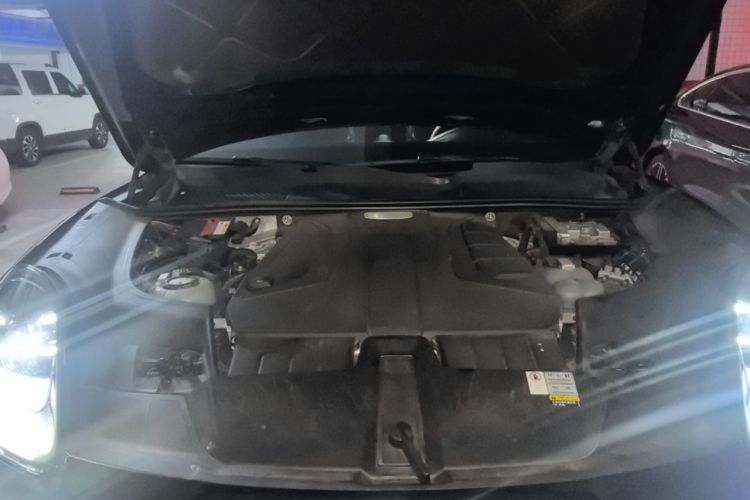 Used Porsche Cayenne E-Hybrid 2020 Cayenne E-Hybrid 2.0T Engine Bay