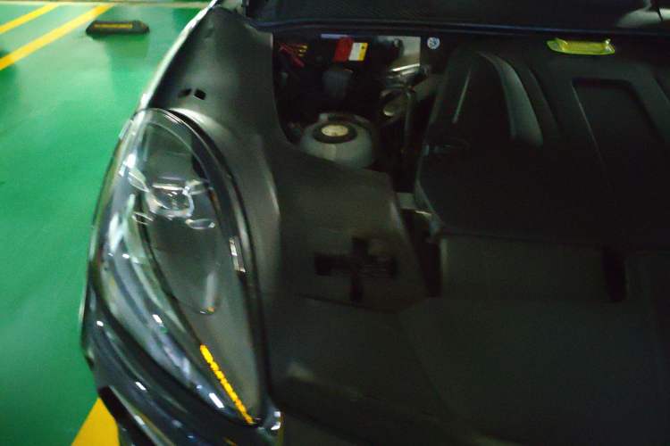 Used Porsche Cayenne E-Hybrid 2020 Cayenne E-Hybrid 2.0T Engine Bay Right
