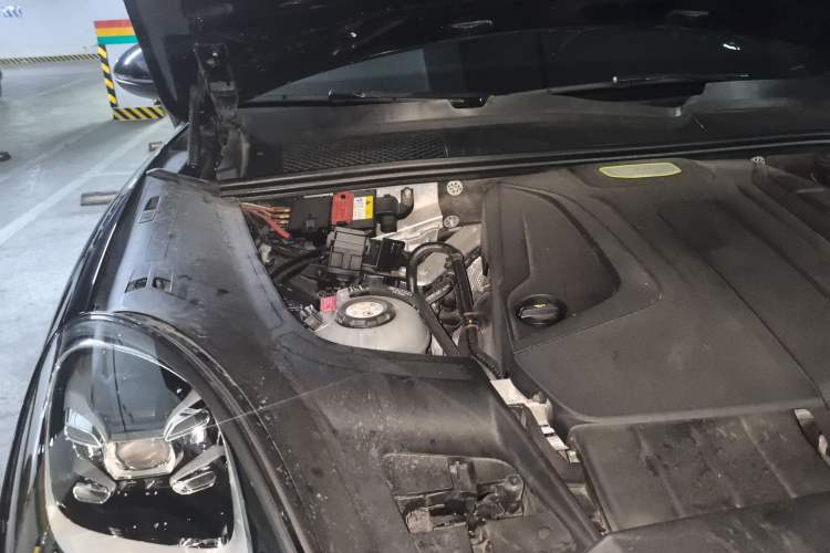 Used Porsche Cayenne E-Hybrid 2020 Cayenne E-Hybrid 2.0T Engine Bay Right
