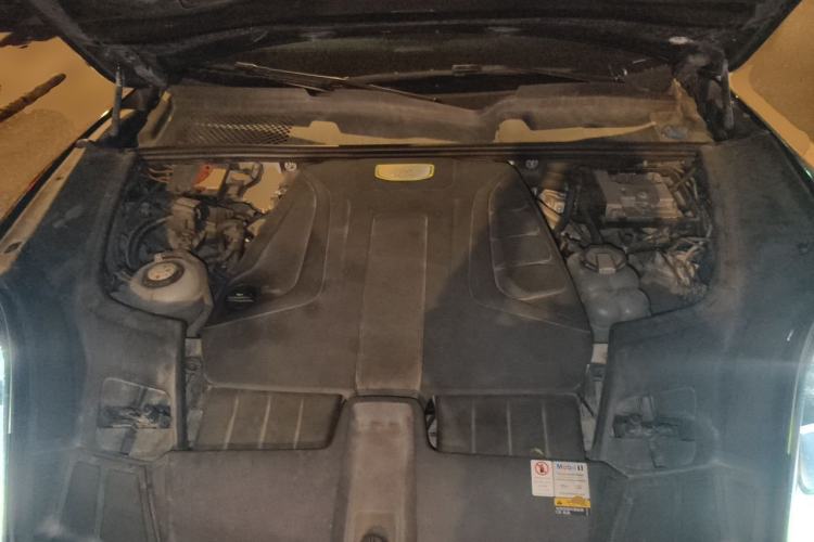 Used Porsche Cayenne E-Hybrid 2020 Cayenne E-Hybrid 2.0T Engine Bay