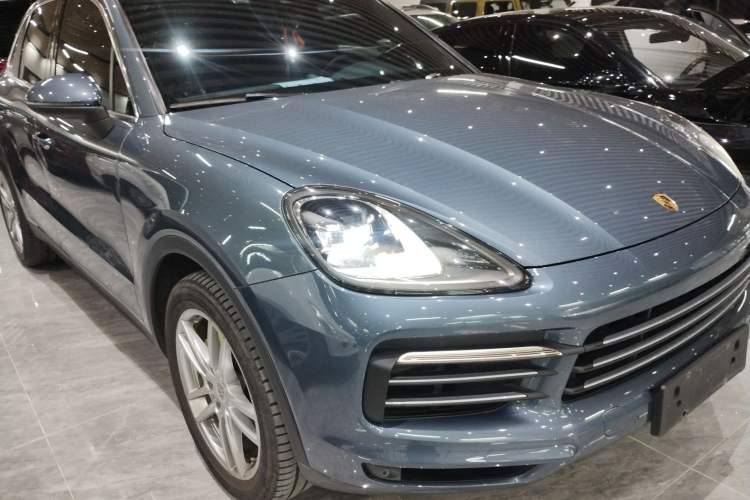 Used Porsche Cayenne E-Hybrid 2020 Cayenne E-Hybrid 2.0T Front Right 45 Deg