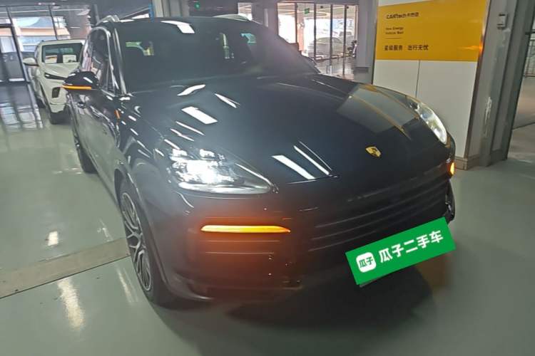 Used Porsche Cayenne E-Hybrid 2020 Cayenne E-Hybrid 2.0T Front Right 45 Deg