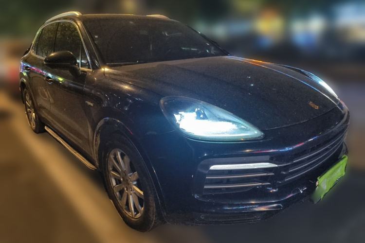 Used Porsche Cayenne E-Hybrid 2020 Cayenne E-Hybrid 2.0T Front Right 45 Deg