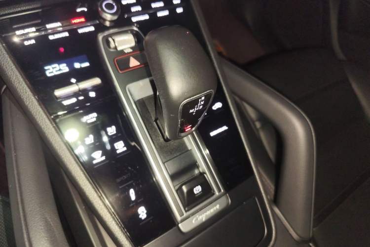 Used Porsche Cayenne E-Hybrid 2020 Cayenne E-Hybrid 2.0T Gear Lever