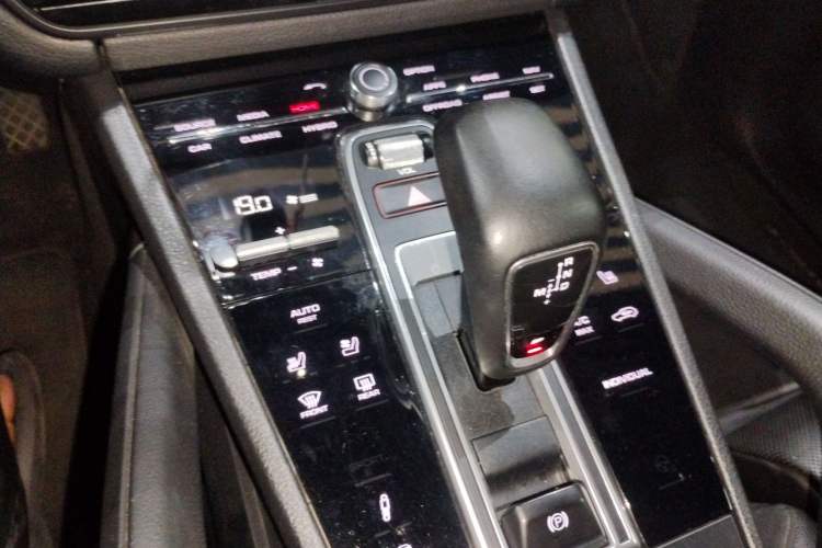 Used Porsche Cayenne E-Hybrid 2020 Cayenne E-Hybrid 2.0T Gear Lever