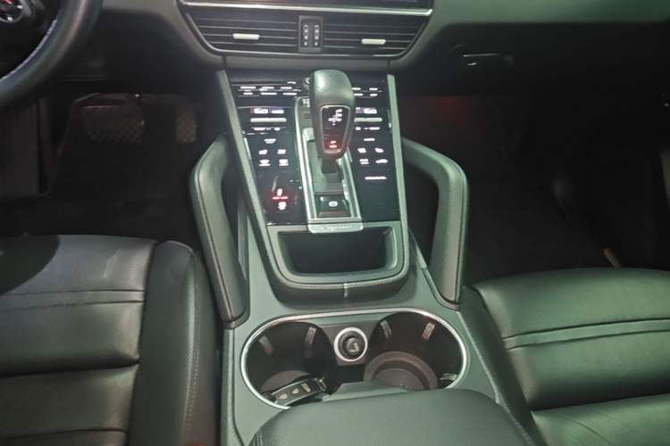 Used Porsche Cayenne E-Hybrid 2020 Cayenne E-Hybrid 2.0T Gear Lever