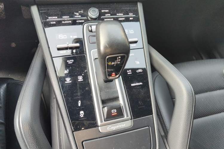 Used Porsche Cayenne E-Hybrid 2020 Cayenne E-Hybrid 2.0T Gear Lever