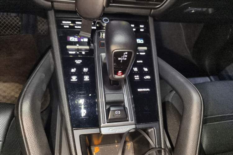 Used Porsche Cayenne E-Hybrid 2020 Cayenne E-Hybrid 2.0T Gear Lever