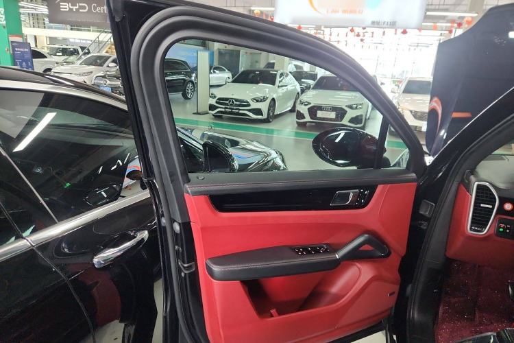 Used Porsche Cayenne E-Hybrid 2020 Cayenne E-Hybrid 2.0T Interior 7