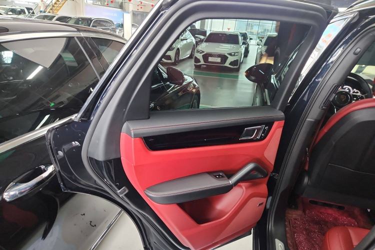 Used Porsche Cayenne E-Hybrid 2020 Cayenne E-Hybrid 2.0T Interior 8
