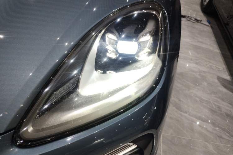 Used Porsche Cayenne E-Hybrid 2020 Cayenne E-Hybrid 2.0T Left Front Headlight