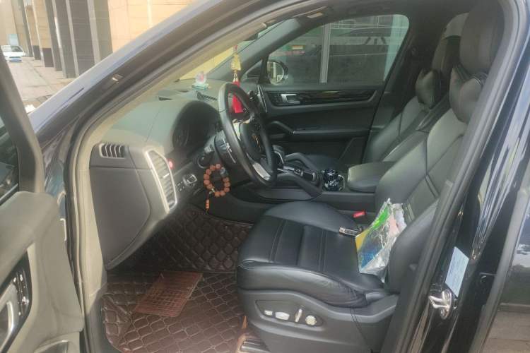 Used Porsche Cayenne E-Hybrid 2020 Cayenne E-Hybrid 2.0T Left Front Seat