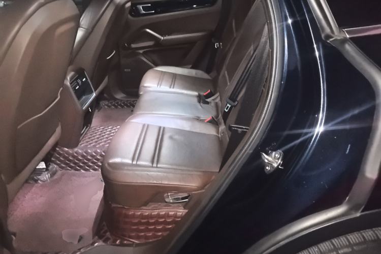 Used Porsche Cayenne E-Hybrid 2020 Cayenne E-Hybrid 2.0T Left Rear Seat
