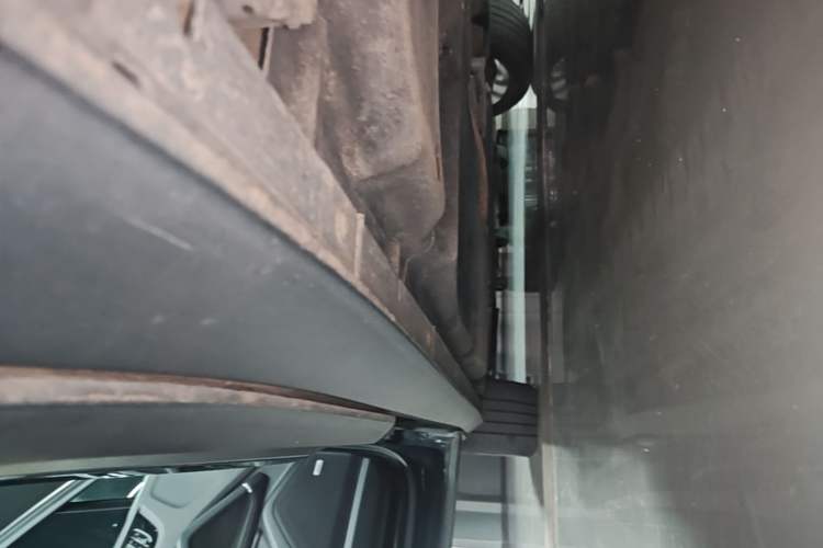 Used Porsche Cayenne E-Hybrid 2020 Cayenne E-Hybrid 2.0T Left Side Sill