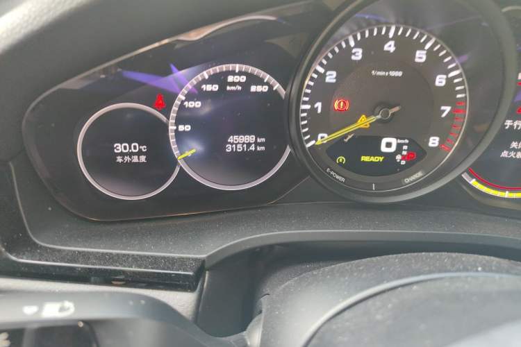 Used Porsche Cayenne E-Hybrid 2020 Cayenne E-Hybrid 2.0T Odometer Close Up