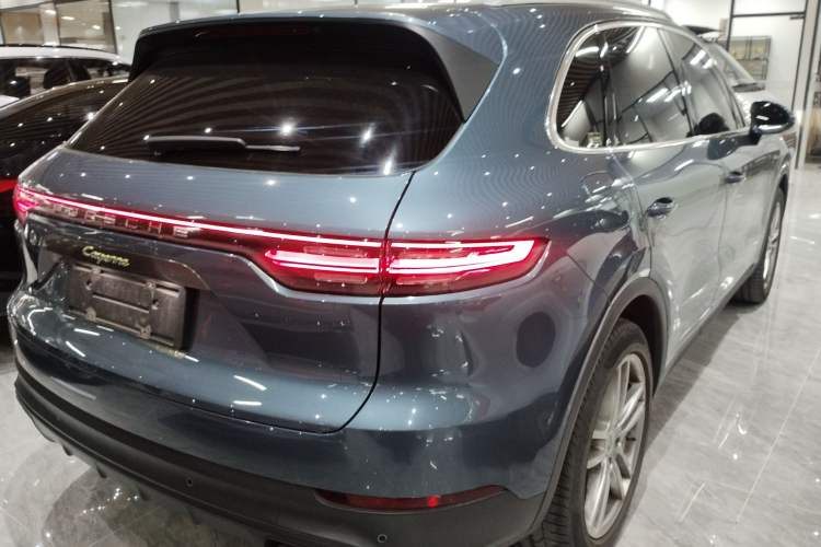 Used Porsche Cayenne E-Hybrid 2020 Cayenne E-Hybrid 2.0T Rear Right 45 Deg