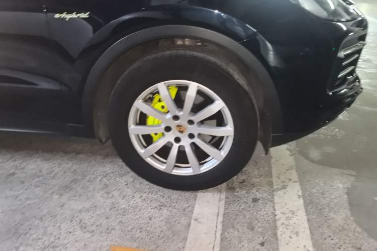 Used Porsche Cayenne E-Hybrid 2020 Cayenne E-Hybrid 2.0T Right Front Wheel Hub