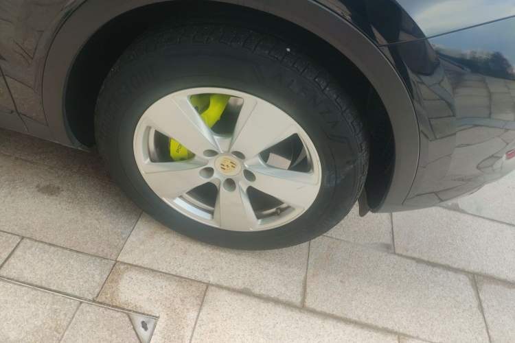 Used Porsche Cayenne E-Hybrid 2020 Cayenne E-Hybrid 2.0T Right Front Wheel Hub