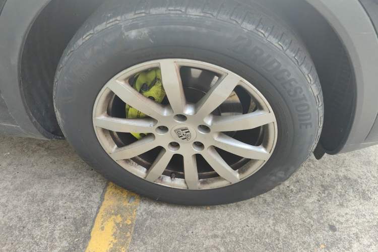 Used Porsche Cayenne E-Hybrid 2020 Cayenne E-Hybrid 2.0T Right Front Wheel Hub