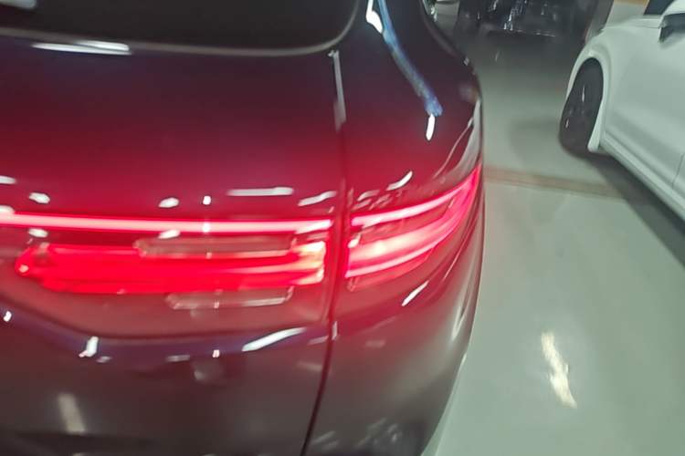 Used Porsche Cayenne E-Hybrid 2020 Cayenne E-Hybrid 2.0T Right Rear Taillight