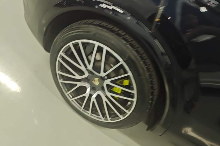 Used Porsche Cayenne E-Hybrid 2020 Cayenne E-Hybrid 2.0T Right Rear Wheel Hub