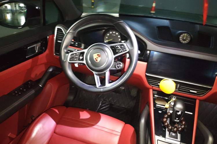 Used Porsche Cayenne E-Hybrid 2020 Cayenne E-Hybrid 2.0T Steering Wheel