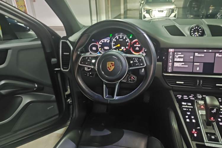 Used Porsche Cayenne E-Hybrid 2020 Cayenne E-Hybrid 2.0T Steering Wheel