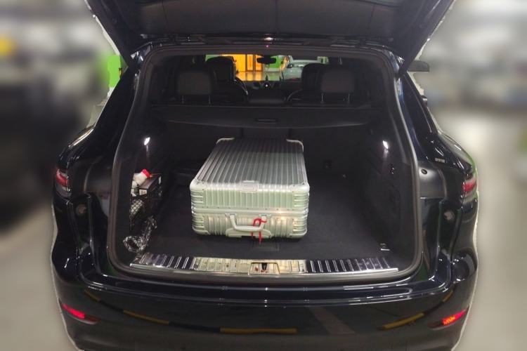 Used Porsche Cayenne E-Hybrid 2020 Cayenne E-Hybrid 2.0T Trunk