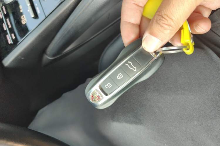 Used Porsche Cayenne E-Hybrid 2020 Cayenne E-Hybrid 2.0T Vehicle Key