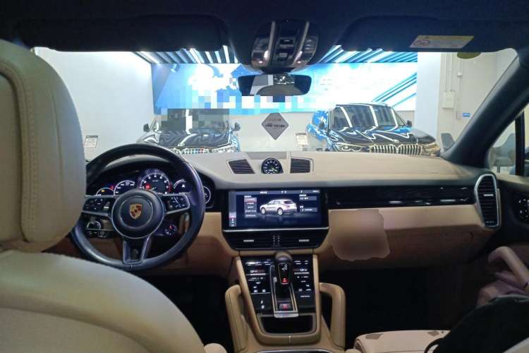 Used Porsche Cayenne E-Hybrid 2020 Cayenne E-Hybrid 2.0T Center Console