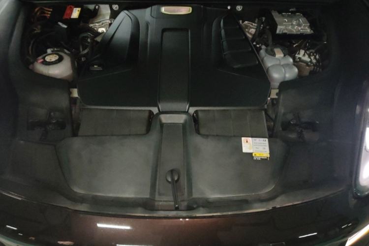 Used Porsche Cayenne E-Hybrid 2020 Cayenne E-Hybrid 2.0T Engine Bay