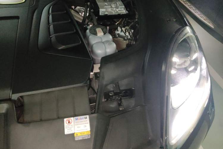 Used Porsche Cayenne E-Hybrid 2020 Cayenne E-Hybrid 2.0T Engine Bay Left