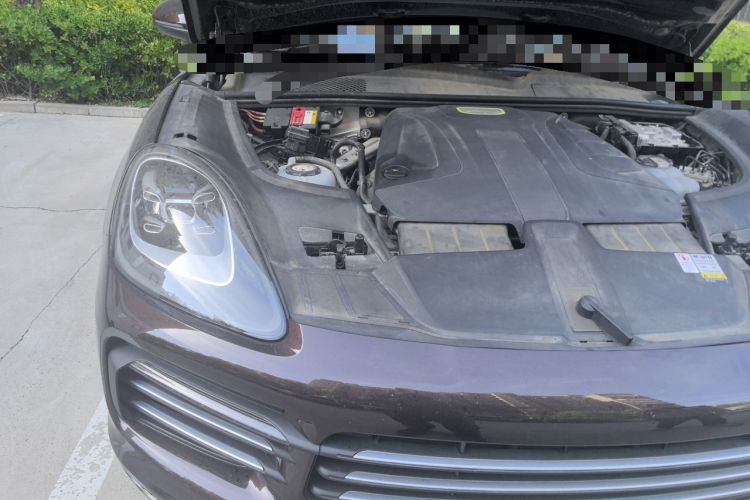 Used Porsche Cayenne E-Hybrid 2020 Cayenne E-Hybrid 2.0T Engine Bay Right
