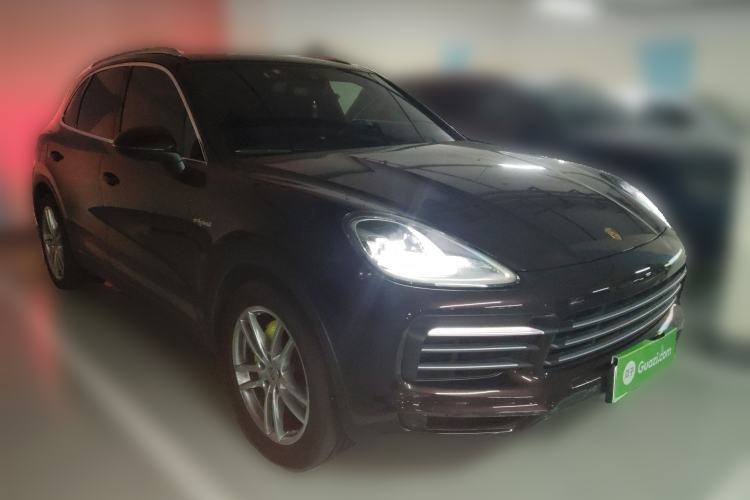 Used Porsche Cayenne E-Hybrid 2020 Cayenne E-Hybrid 2.0T Front Right 45 Deg