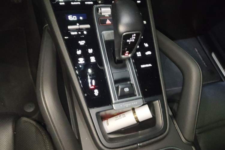 Used Porsche Cayenne E-Hybrid 2020 Cayenne E-Hybrid 2.0T Gear Lever