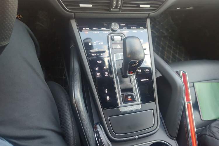 Used Porsche Cayenne E-Hybrid 2020 Cayenne E-Hybrid 2.0T Gear Lever