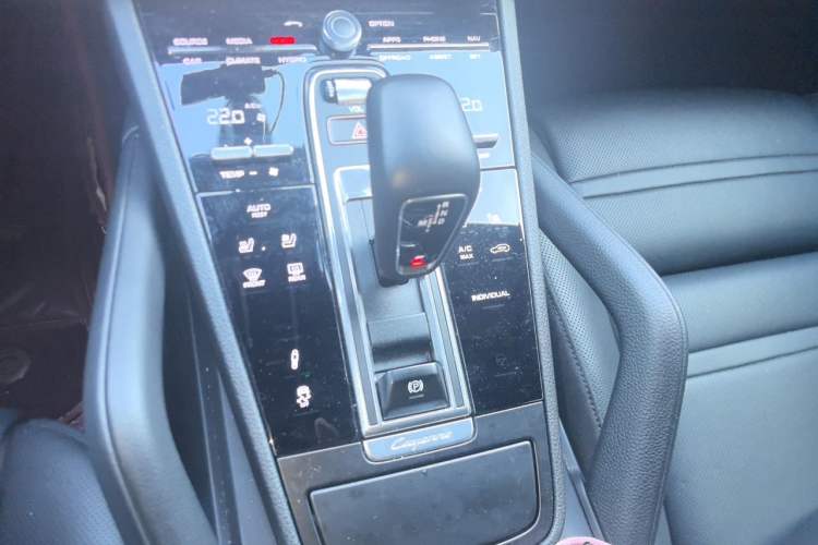 Used Porsche Cayenne E-Hybrid 2020 Cayenne E-Hybrid 2.0T Gear Lever
