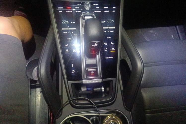 Used Porsche Cayenne E-Hybrid 2020 Cayenne E-Hybrid 2.0T Gear Lever