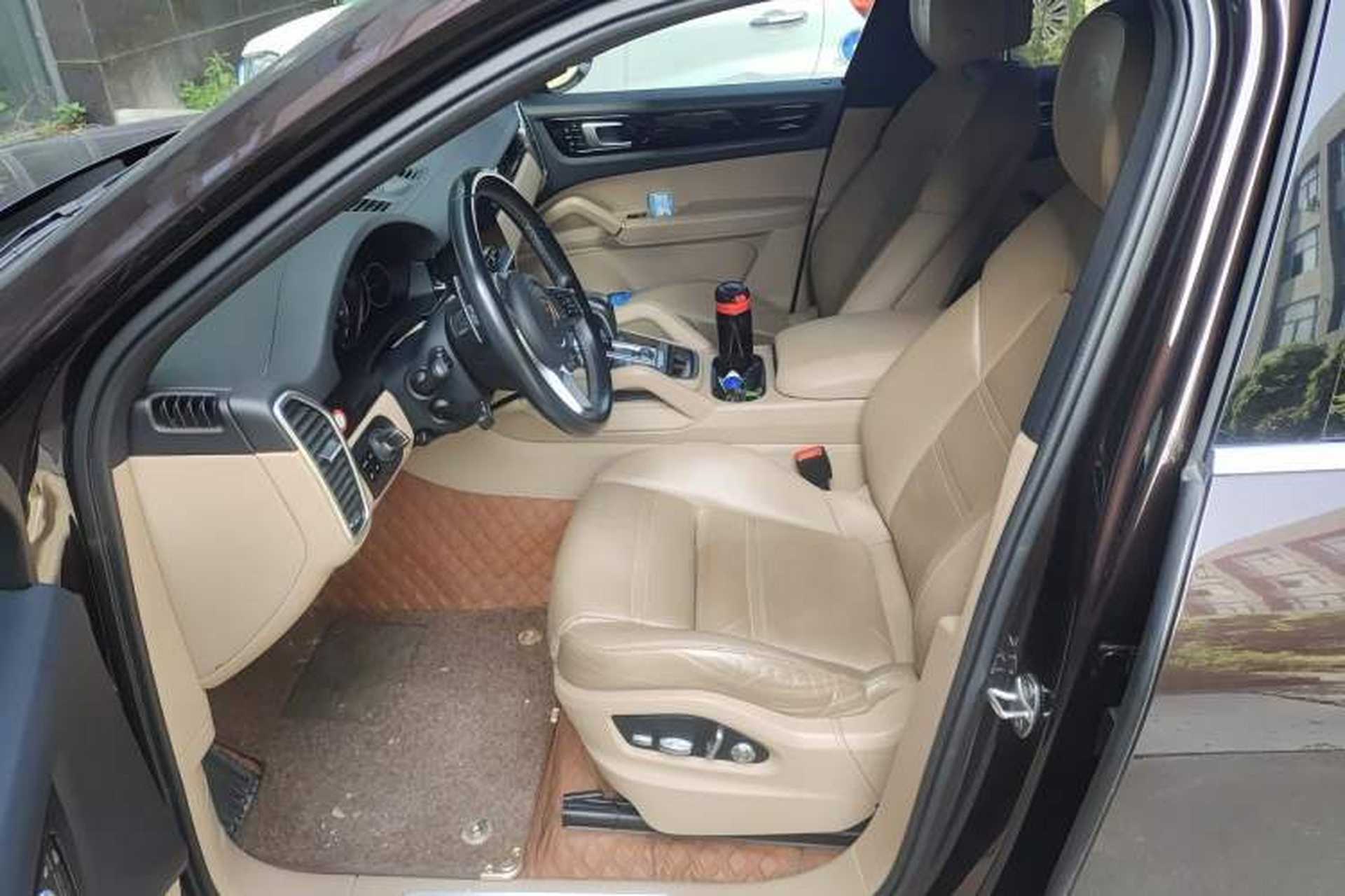 Used Porsche Cayenne E-Hybrid 2020 Cayenne E-Hybrid 2.0T Left Front Seat