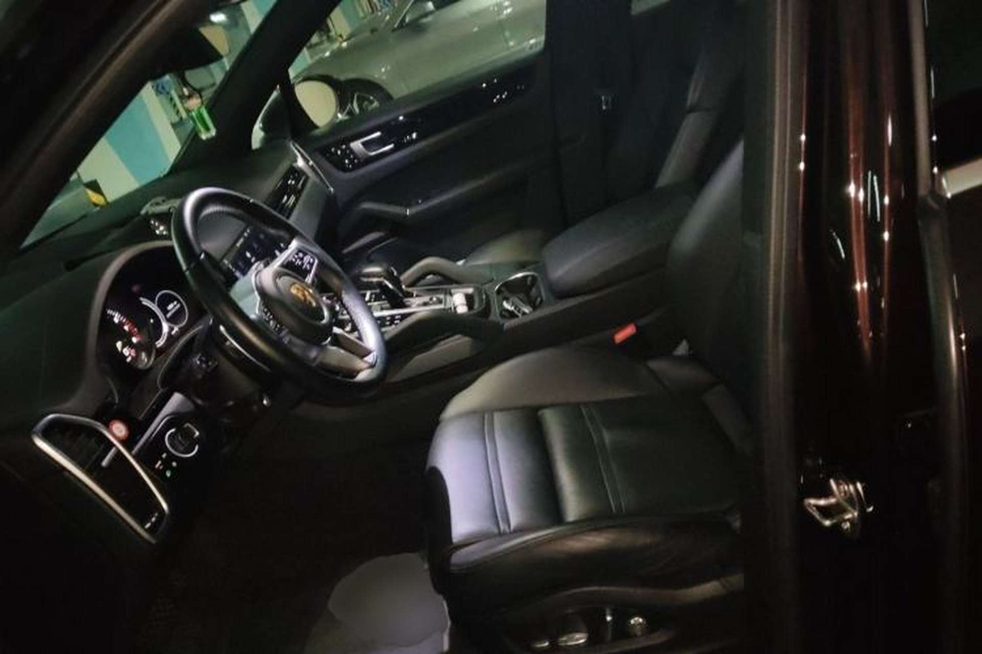 Used Porsche Cayenne E-Hybrid 2020 Cayenne E-Hybrid 2.0T Left Front Seat