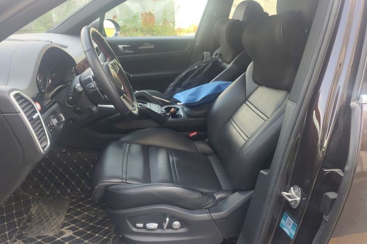 Used Porsche Cayenne E-Hybrid 2020 Cayenne E-Hybrid 2.0T Left Front Seat