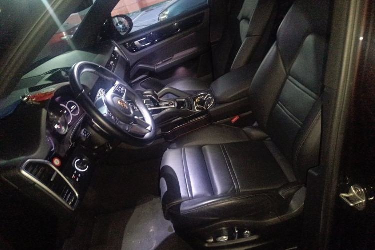 Used Porsche Cayenne E-Hybrid 2020 Cayenne E-Hybrid 2.0T Left Front Seat