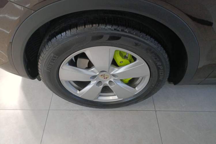 Used Porsche Cayenne E-Hybrid 2020 Cayenne E-Hybrid 2.0T Left Front Wheel Hub