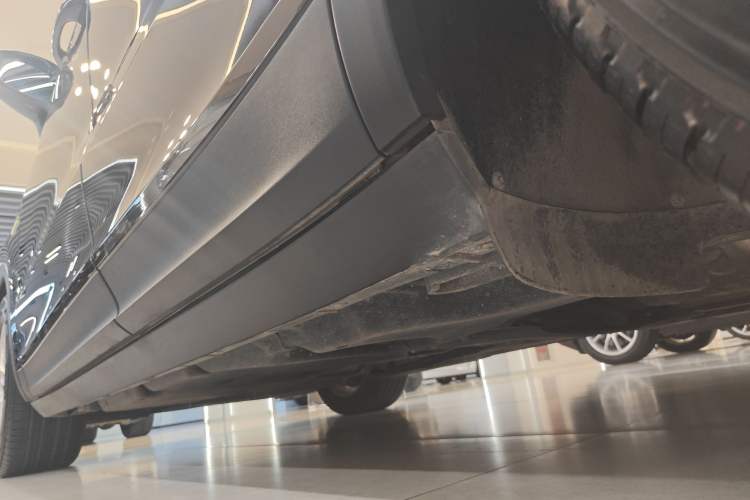 Used Porsche Cayenne E-Hybrid 2020 Cayenne E-Hybrid 2.0T Left Side Sill