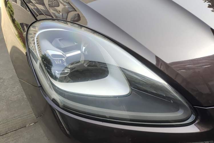 Used Porsche Cayenne E-Hybrid 2020 Cayenne E-Hybrid 2.0T Right Front Headlight