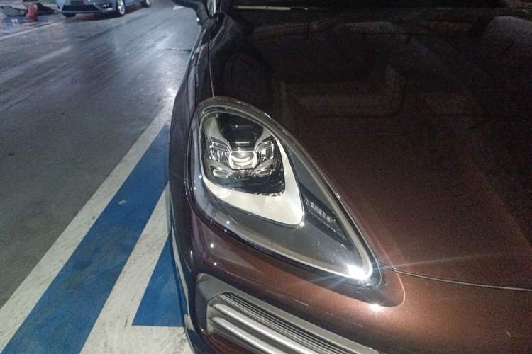 Used Porsche Cayenne E-Hybrid 2020 Cayenne E-Hybrid 2.0T Right Front Headlight