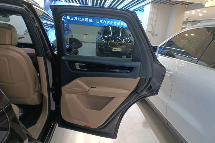 Used Porsche Cayenne E-Hybrid 2020 Cayenne E-Hybrid 2.0T Right Rear Door Interior