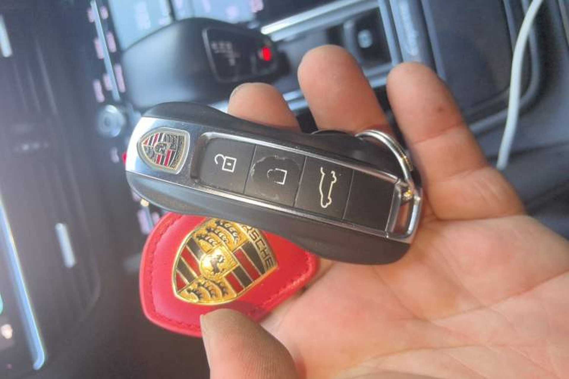 Used Porsche Cayenne E-Hybrid 2020 Cayenne E-Hybrid 2.0T Vehicle Key